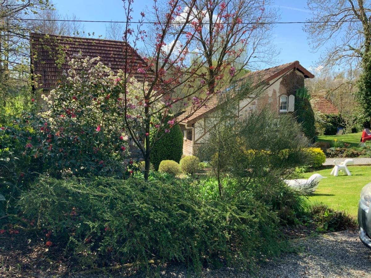 Le Moulin De La Castellerie Bed & Breakfast Moon-sur-Elle Luaran gambar