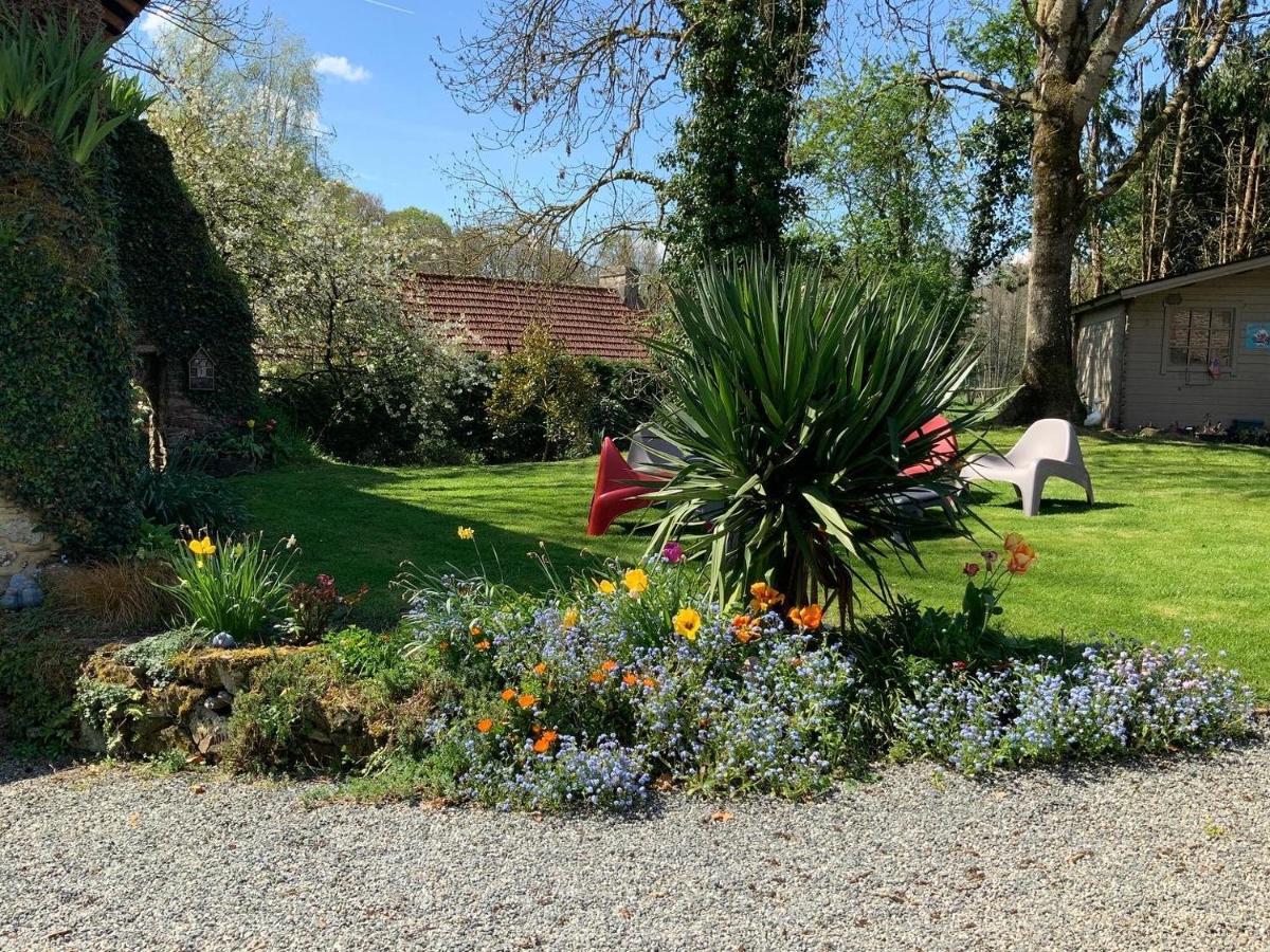 Le Moulin De La Castellerie Bed & Breakfast Moon-sur-Elle Luaran gambar