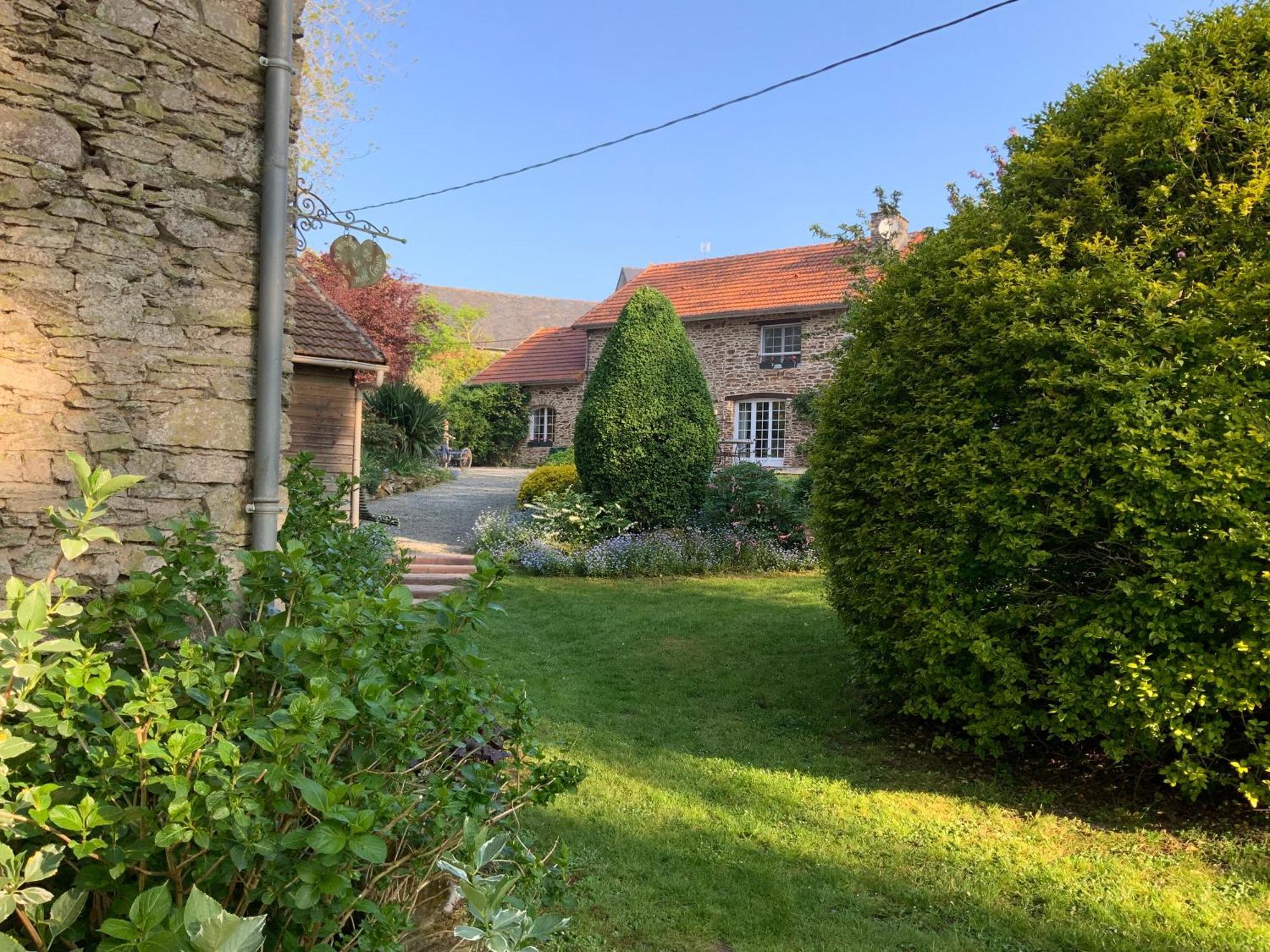 Le Moulin De La Castellerie Bed & Breakfast Moon-sur-Elle Luaran gambar