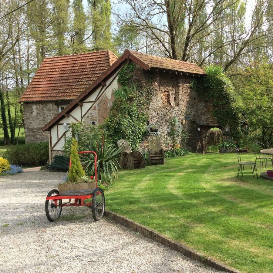 Le Moulin De La Castellerie Bed & Breakfast Moon-sur-Elle Luaran gambar
