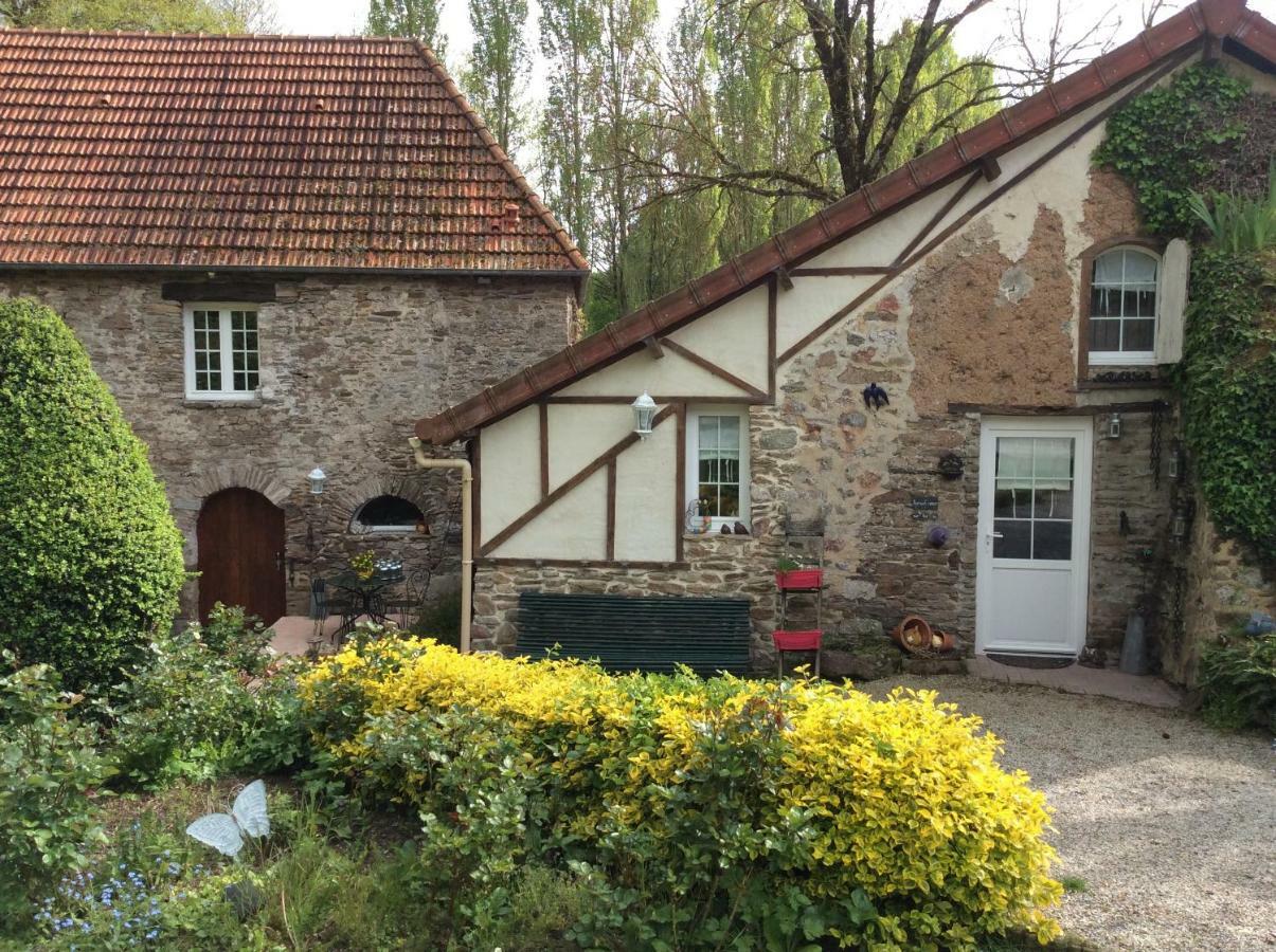 Le Moulin De La Castellerie Bed & Breakfast Moon-sur-Elle Luaran gambar