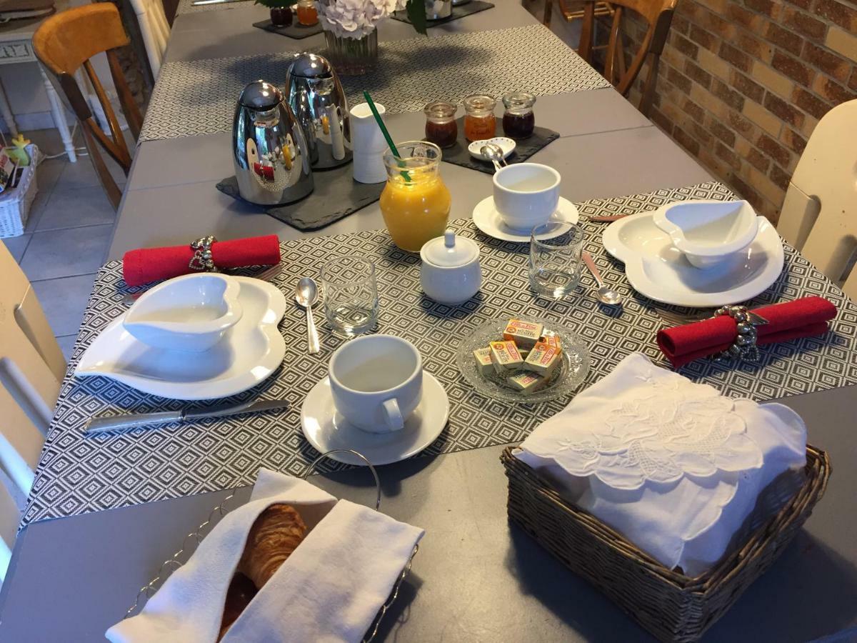 Le Moulin De La Castellerie Bed & Breakfast Moon-sur-Elle Luaran gambar