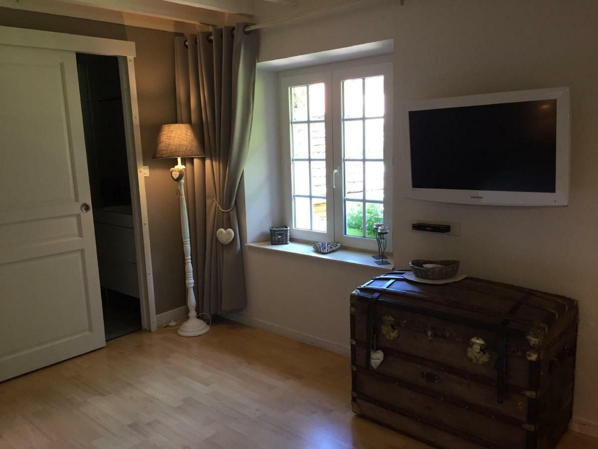 Le Moulin De La Castellerie Bed & Breakfast Moon-sur-Elle Luaran gambar