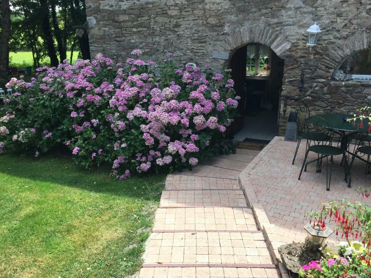Le Moulin De La Castellerie Bed & Breakfast Moon-sur-Elle Luaran gambar