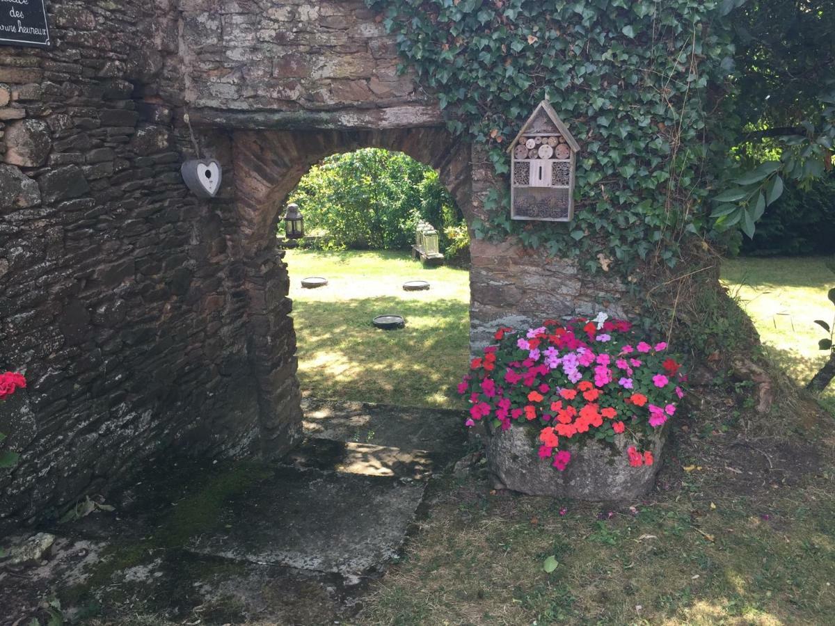 Le Moulin De La Castellerie Bed & Breakfast Moon-sur-Elle Luaran gambar