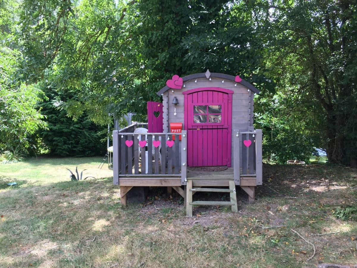 Le Moulin De La Castellerie Bed & Breakfast Moon-sur-Elle Luaran gambar